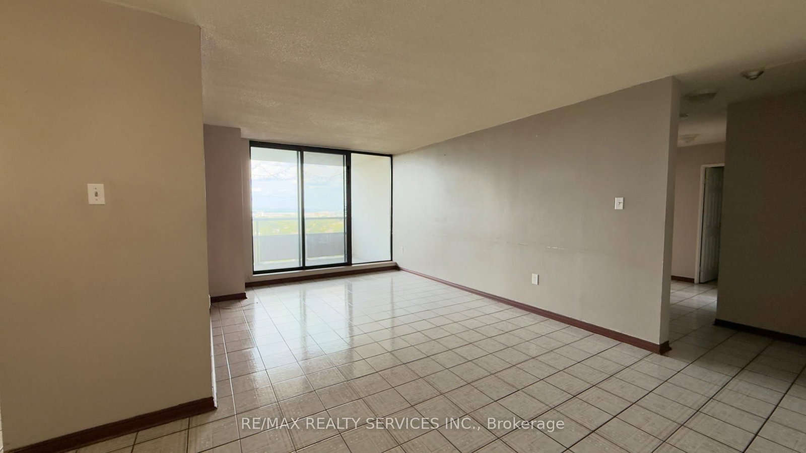 4 Kings Cross Road • #1807 • Brampton, ON photo 13