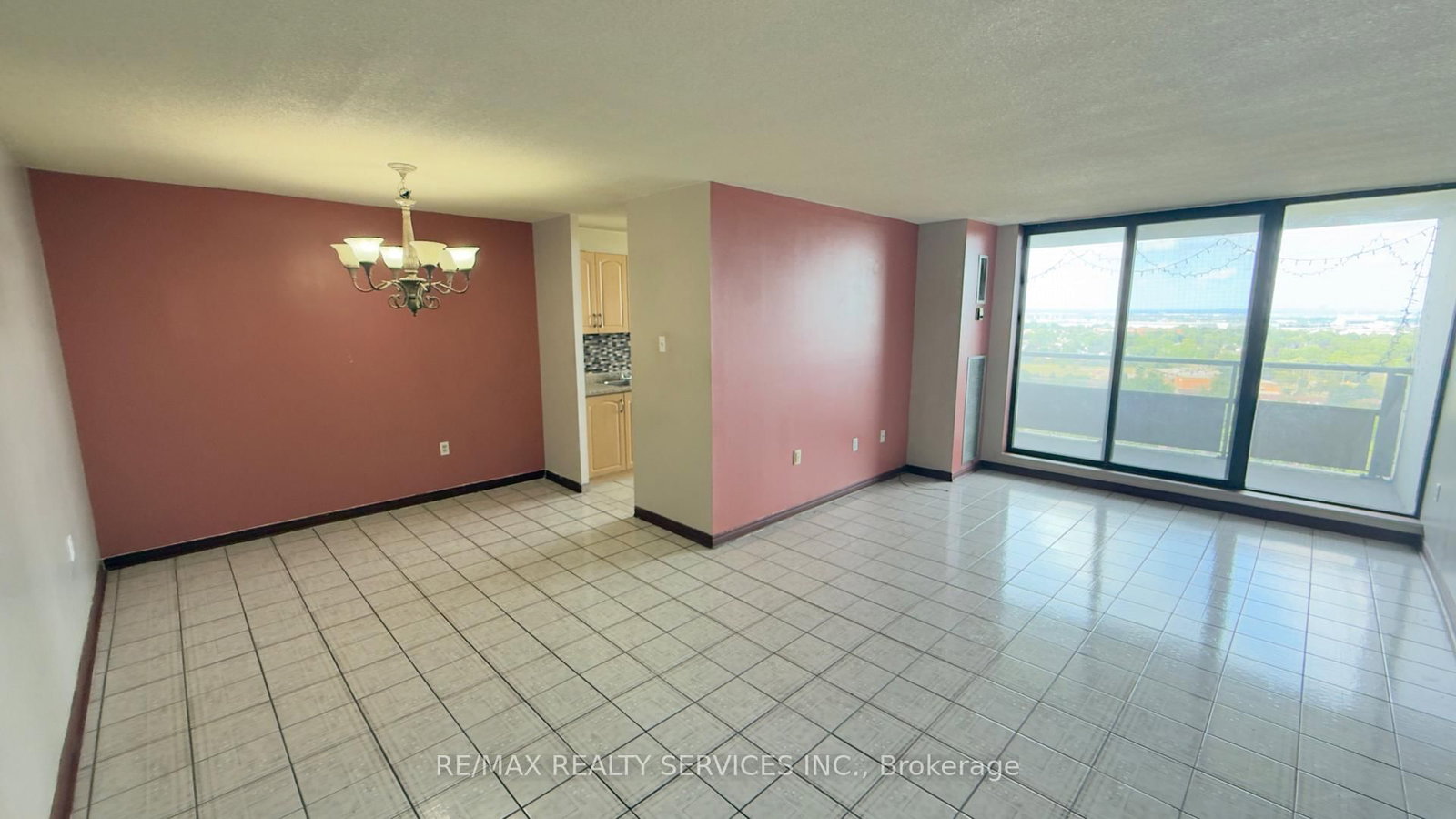 4 Kings Cross Road • #1807 • Brampton, ON photo 14