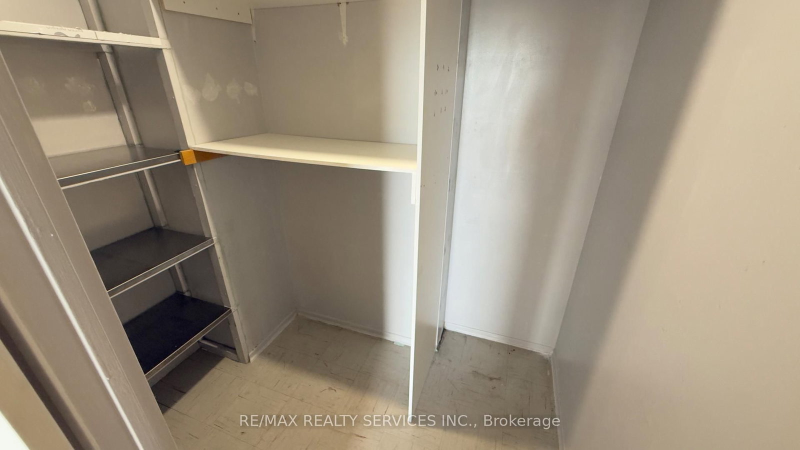 4 Kings Cross Road • #1807 • Brampton, ON photo 17