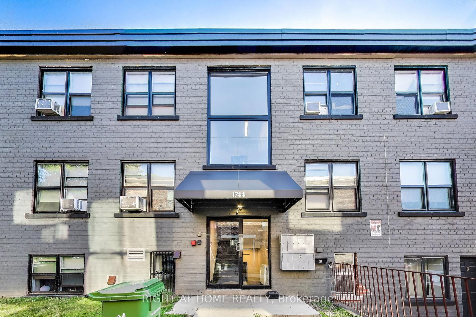 Condo for lease at 13-1738 Wilson Avenue, Toronto, Ontario, M3L 1A5 - Downsview-Roding-CFB - MLS: W13441612