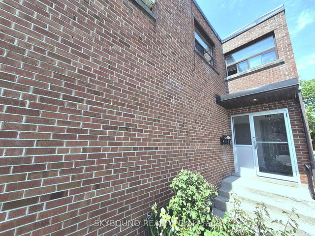 3 - 308 Lakeshore Road W