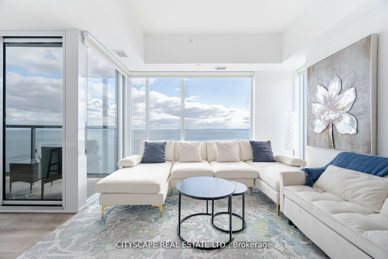 370 Martha Burlington,Ontario L7R 0G9