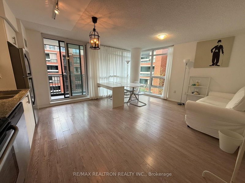 523 - 800 LAWRENCE Avenue W