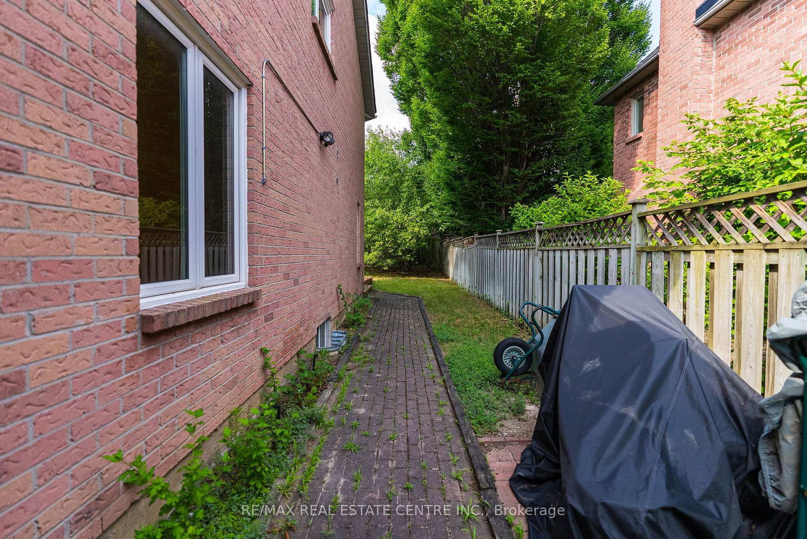 4623 Hewicks Lane • Mississauga, ON photo 39