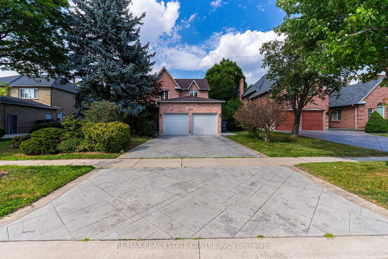 4623 Hewicks Lane • Mississauga, ON photo 5