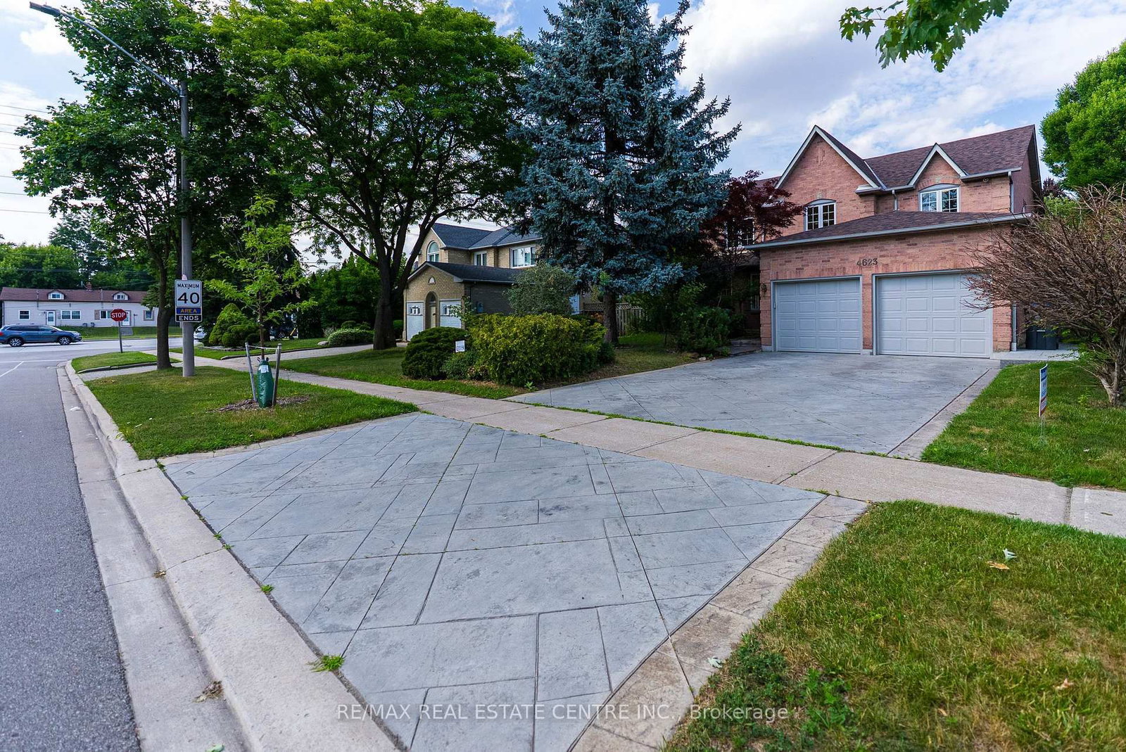 4623 Hewicks Lane • Mississauga, ON photo 50