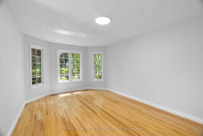 4623 Hewicks Lane • Mississauga, ON photo 9