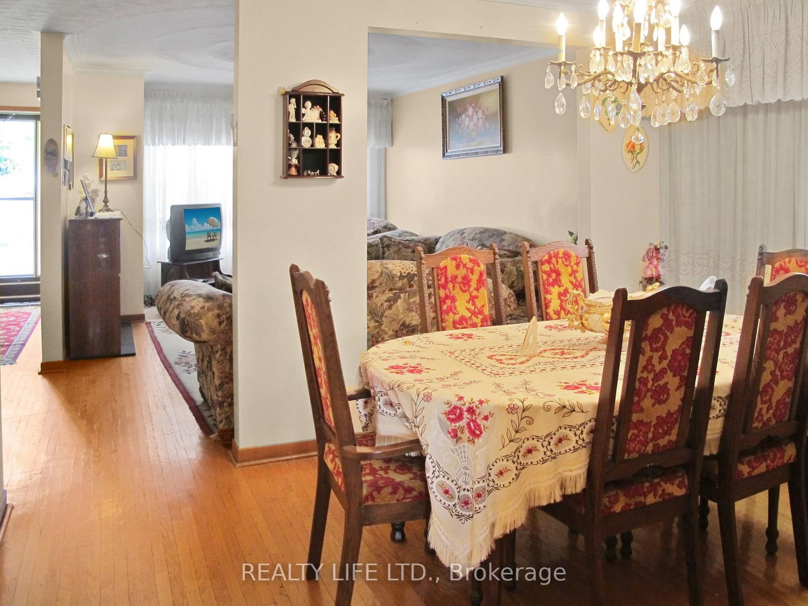 61 Cameron Avenue • Toronto, ON photo 9