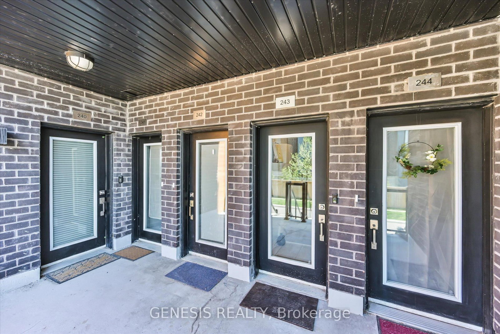 1145 Journeyman Lane E • #243 • Mississauga, ON photo 3