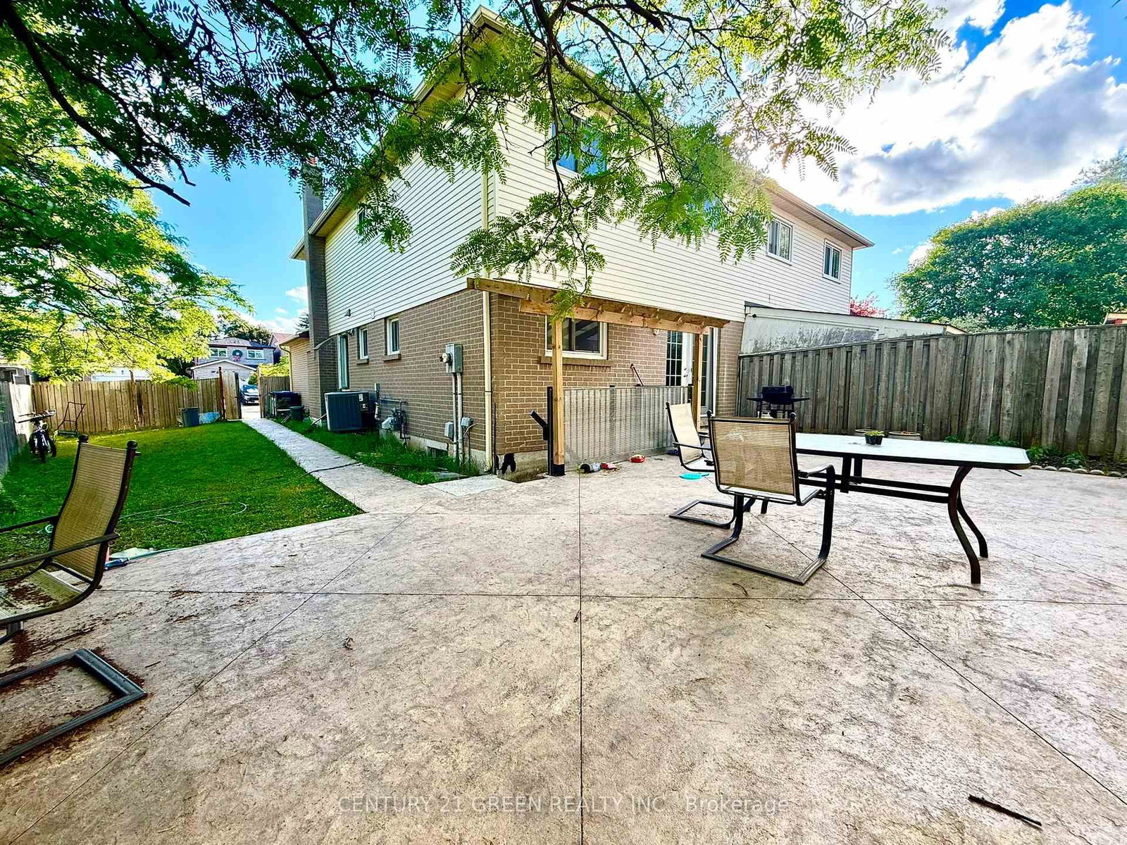 Listing Image 4