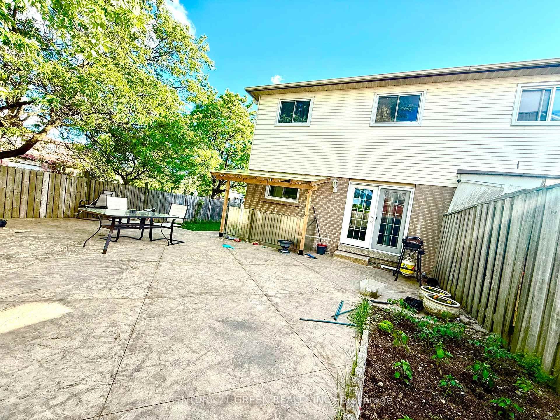 750 Queensbridge Drive