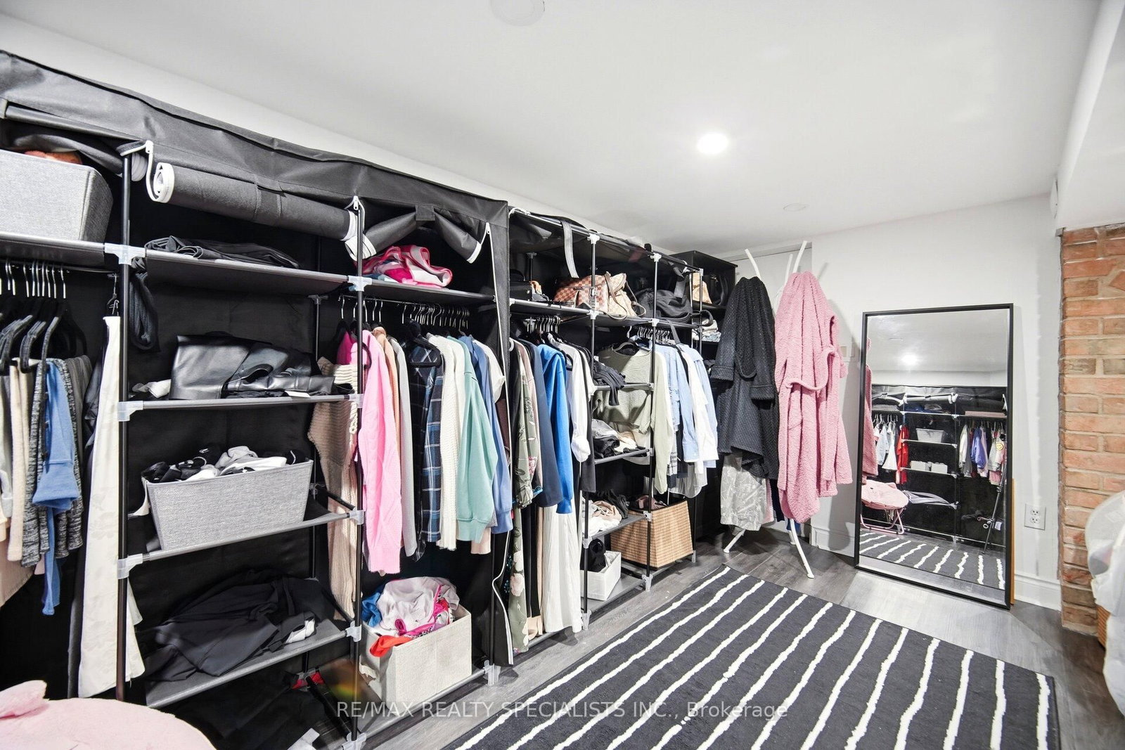 709 Queensway W • Mississauga, ON photo 22