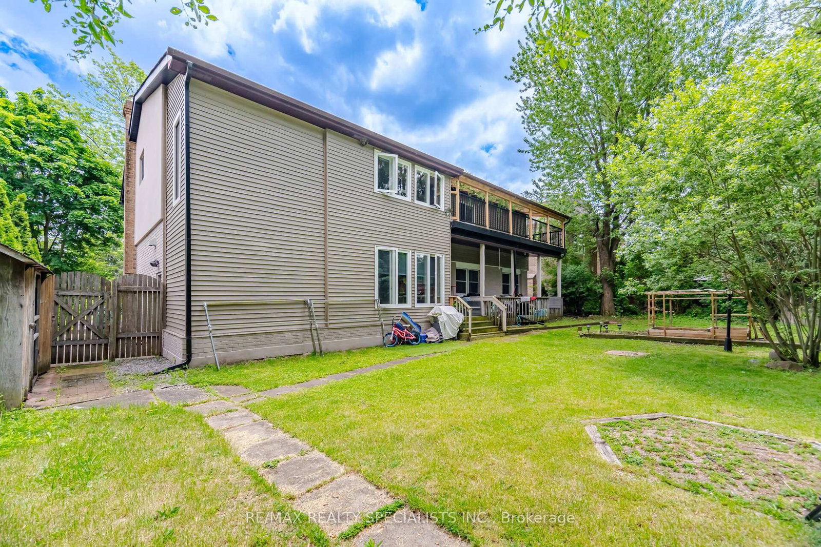709 Queensway W • Mississauga, ON photo 49