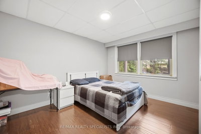 709 Queensway W • Mississauga, ON photo 9