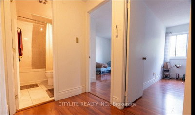 8 Horseshoe Brampton,ON L6S 1S1 — Photo 8