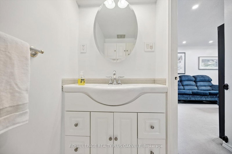 1221 Dundix Mississauga,ON L4Y 3Y9 — Photo 12