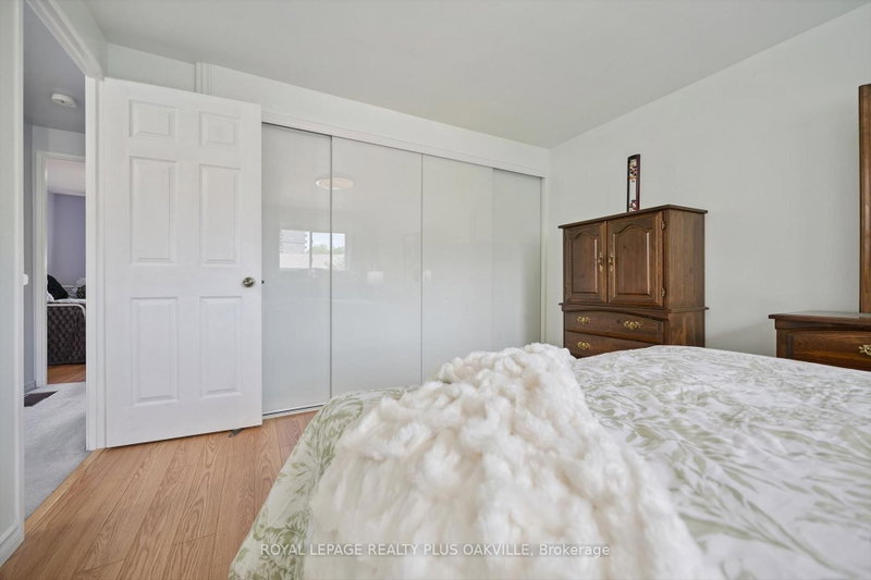 1221 Dundix Mississauga,ON L4Y 3Y9 — Photo 15