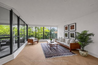 PH 405 - 2545 Bloor Street W