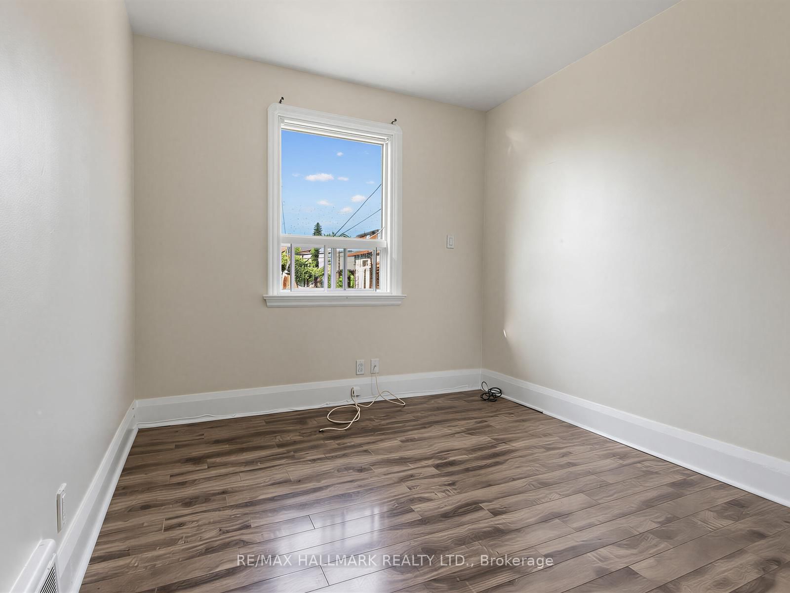 38 Ypres Road • Toronto, ON photo 14