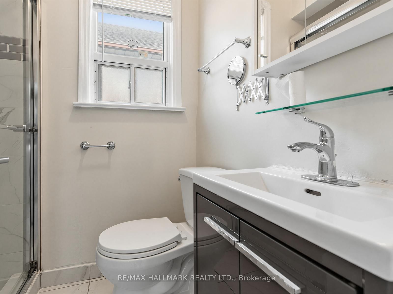 38 Ypres Road • Toronto, ON photo 19