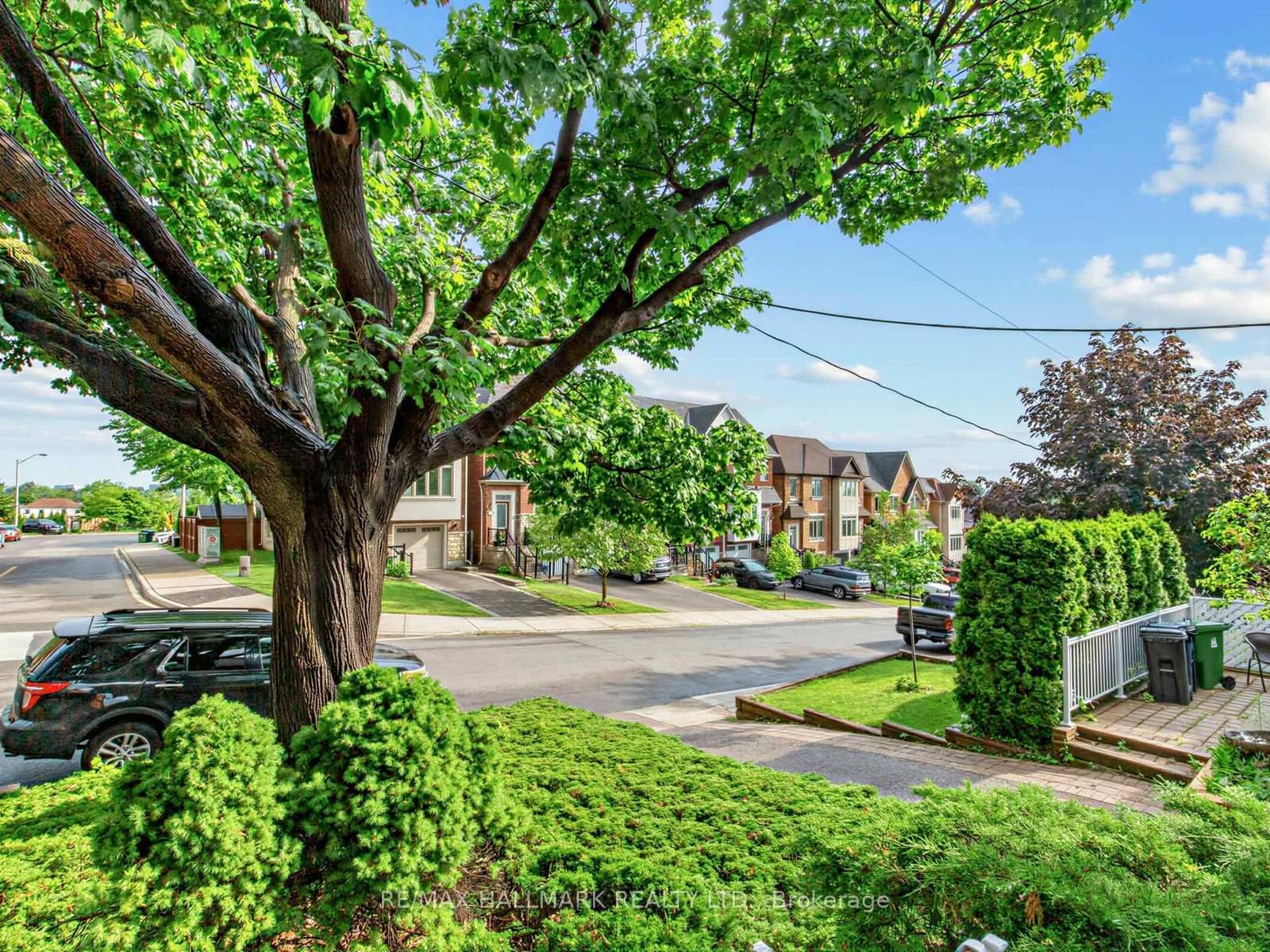 38 Ypres Road • Toronto, ON photo 29