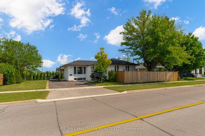 5-bed Detached House · 366 Wildwood Dr
