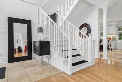 2355 Old Carriage Road — more photos