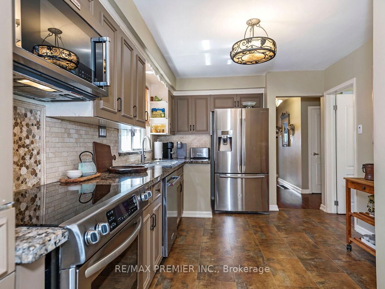 2894 Weston Road • Toronto, ON photo 10