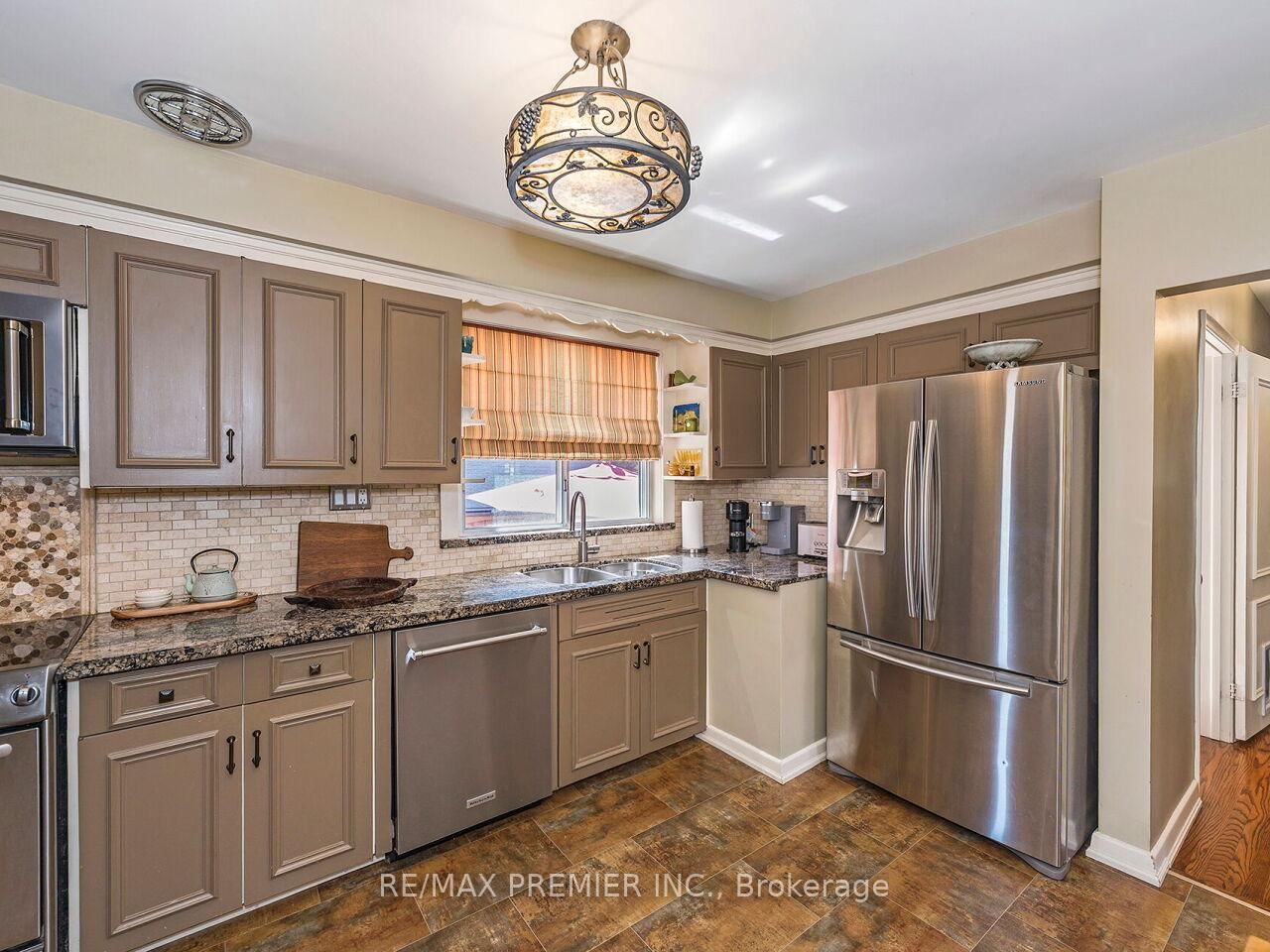 2894 Weston Road • Toronto, ON photo 12