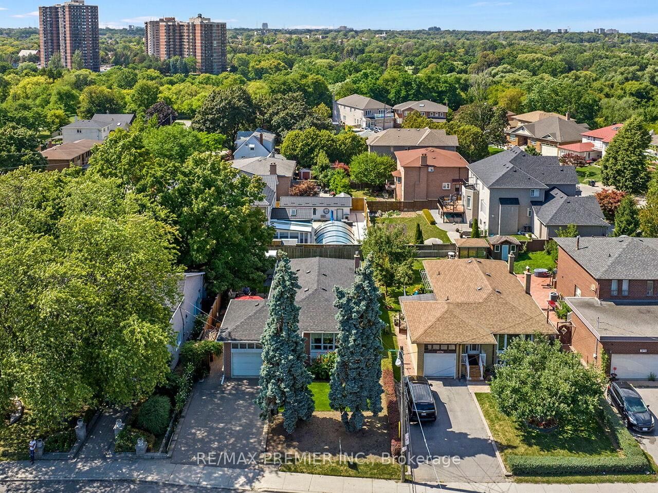 2894 Weston Road • Toronto, ON photo 35