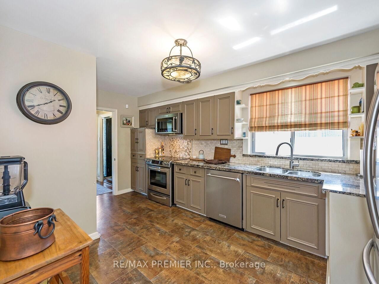2894 Weston Road • Toronto, ON photo 9