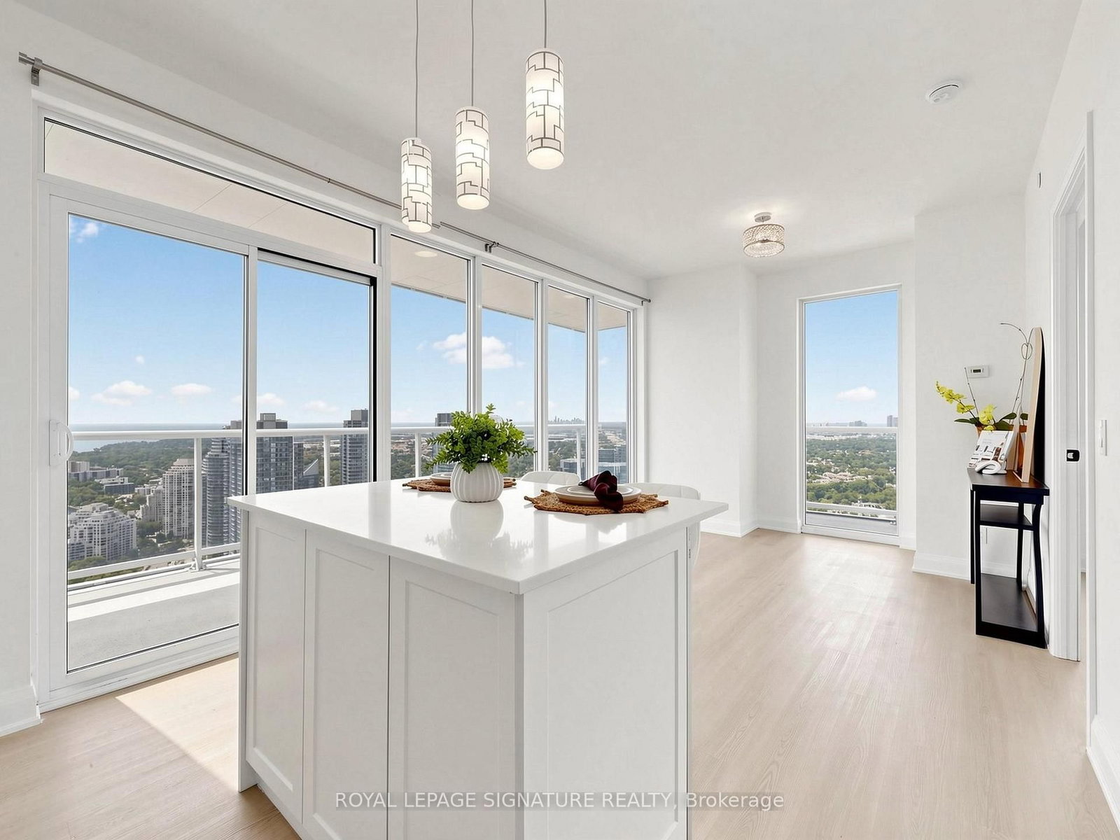 56 Annie Craig Drive • #4704 • Toronto, ON photo 6