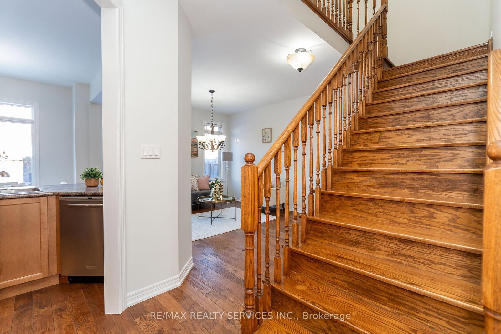 112 Amaranth Crescent • Brampton, ON photo 6