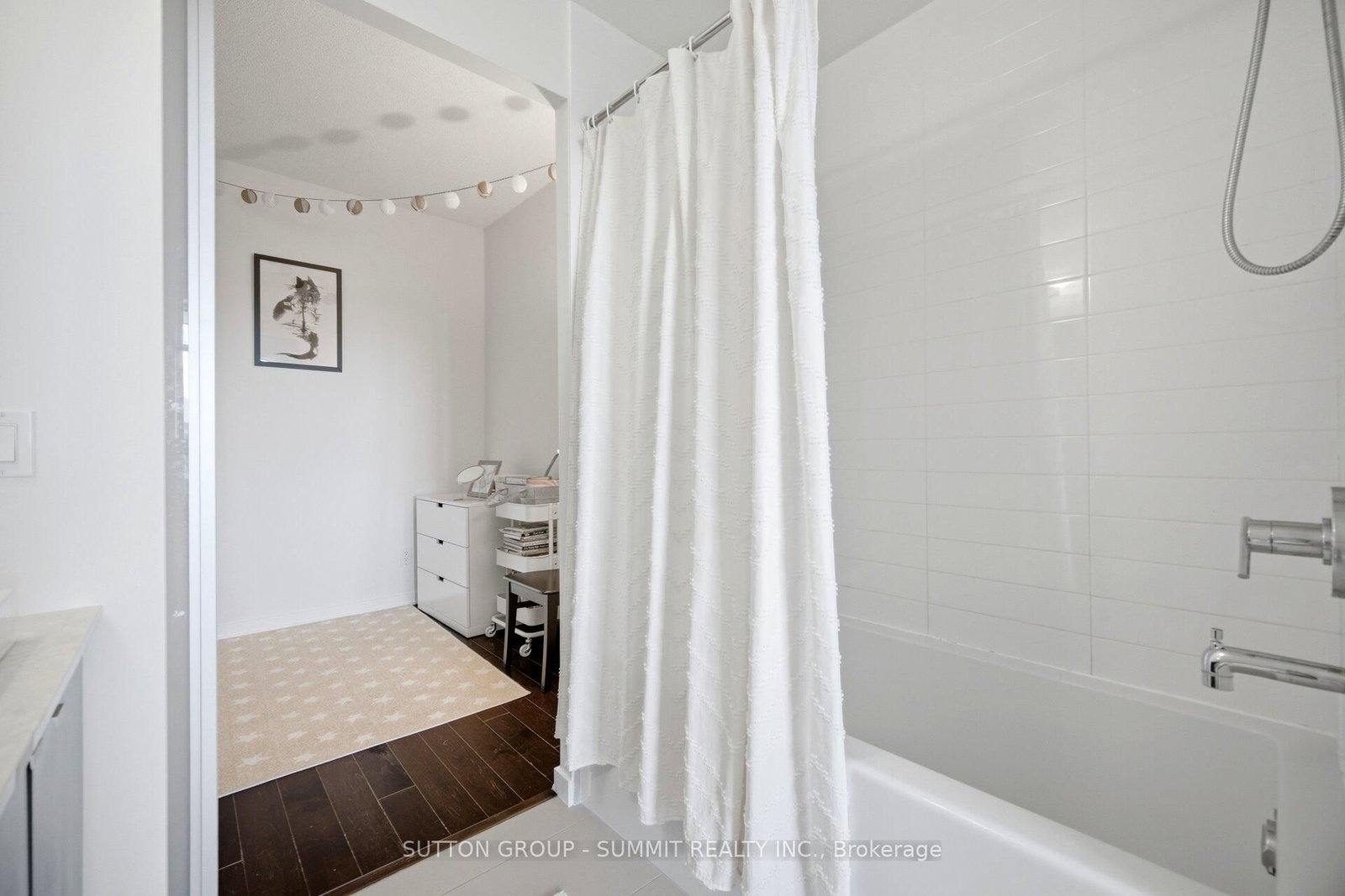 105 THE QUEENSWAY • #3114 • Toronto, ON photo 23