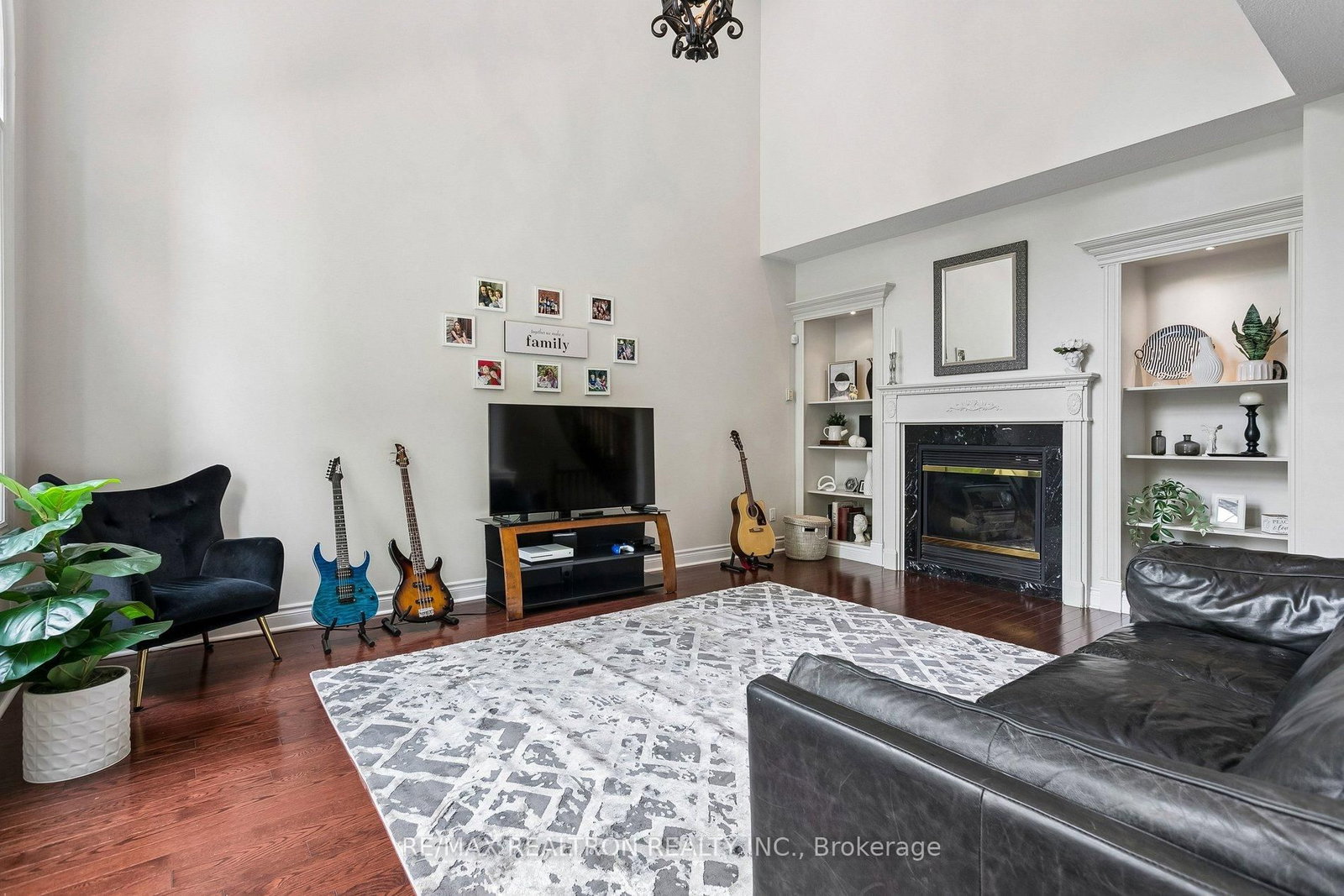 2207 Mariposa Road • Oakville, ON photo 10