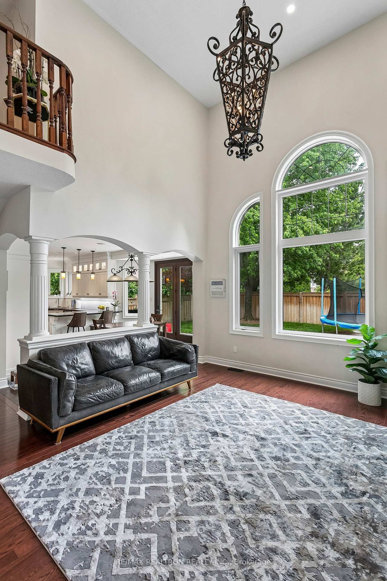 2207 Mariposa Road • Oakville, ON photo 12