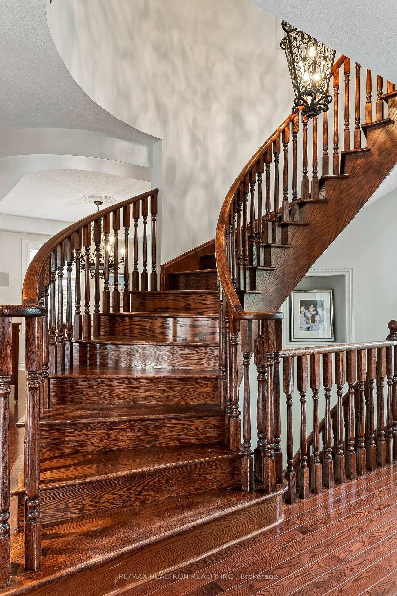 2207 Mariposa Road • Oakville, ON photo 19