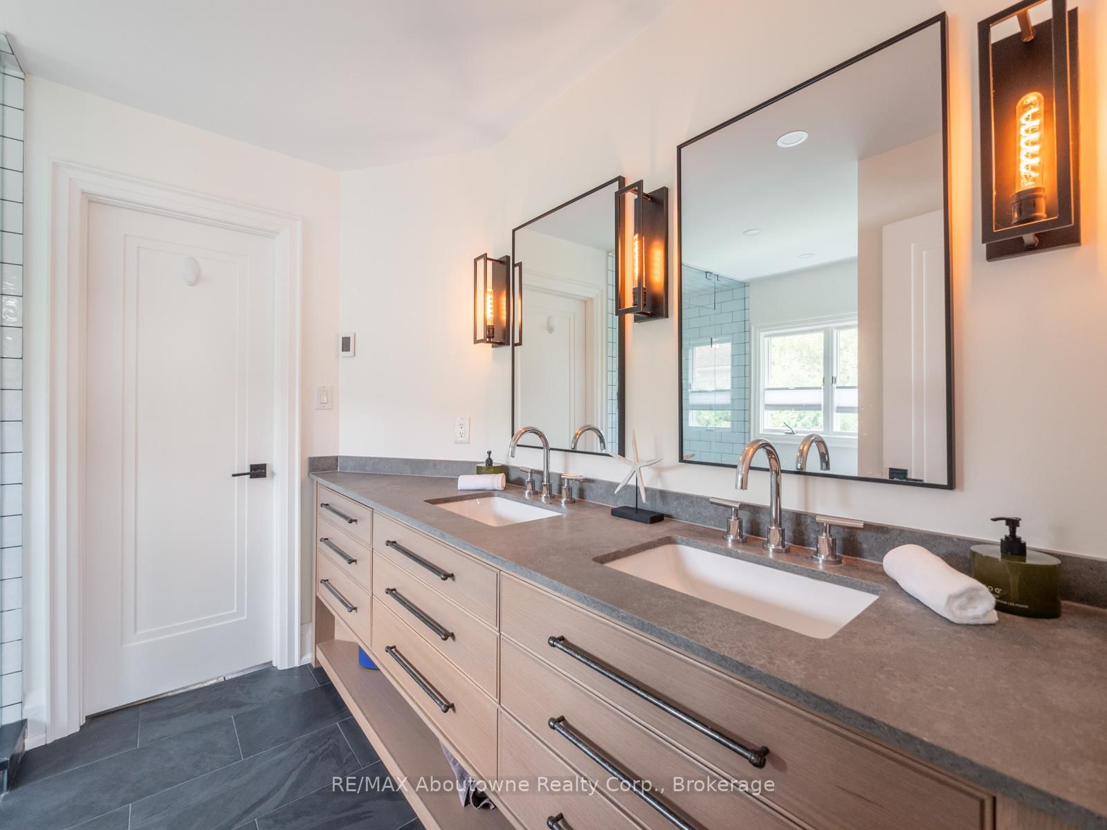 74 West Street • Oakville, ON photo 24