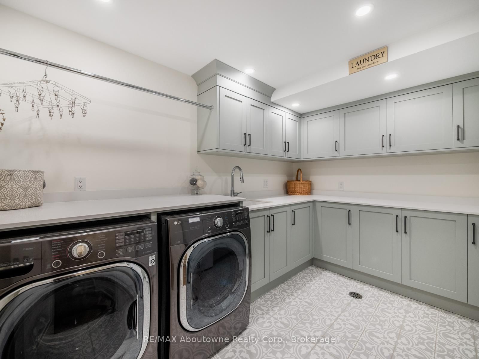 74 West Street • Oakville, ON photo 36
