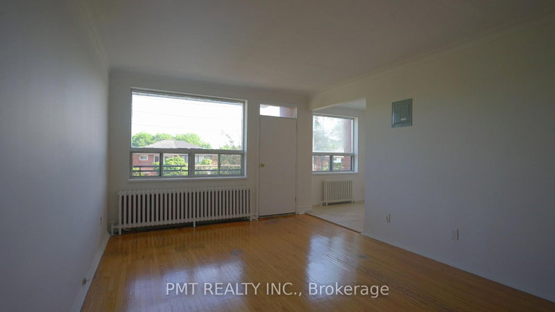 7 - 137 Brookhaven Drive