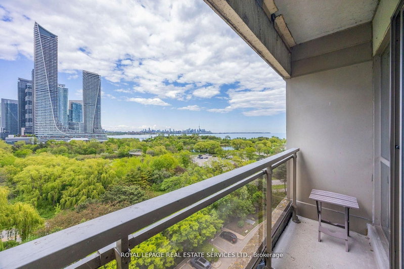 Unit 1010 — 2261 Lake shore Boulevard W, Toronto