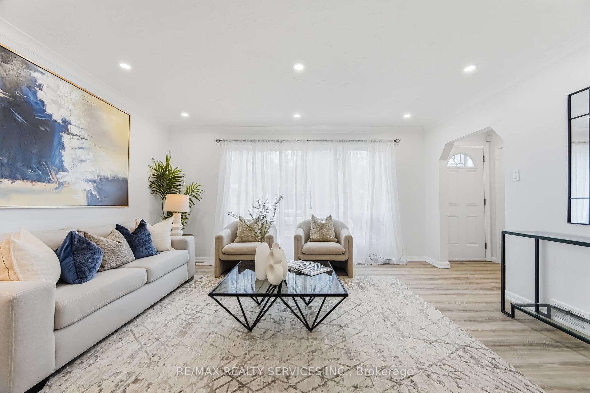 6 Bonnyview Drive