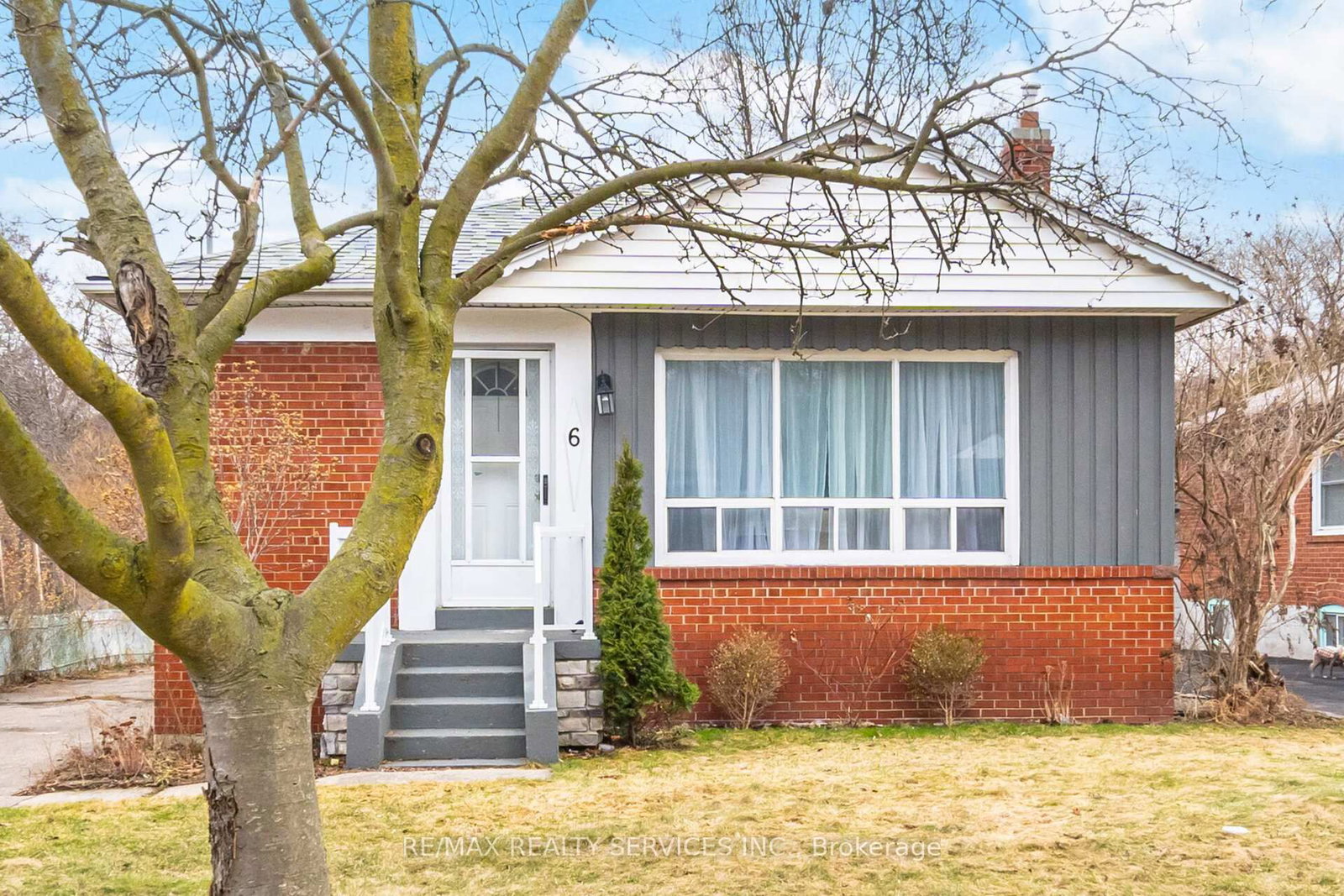 Lower-6 Bonnyview Drive, Toronto, ON