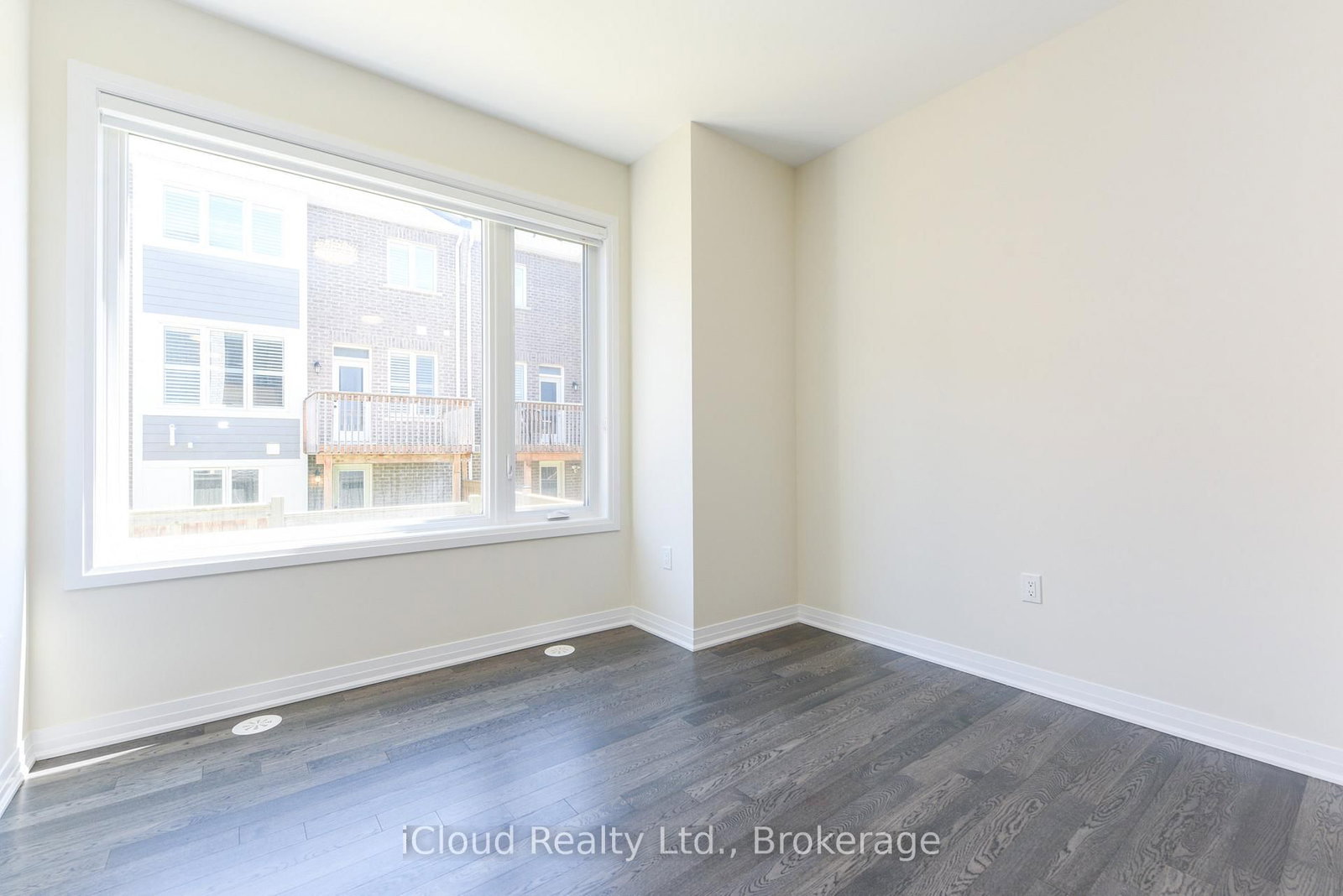 3523 Post Road • Oakville, ON photo 11