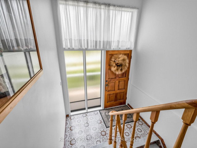 12 Goldcrest Boulevard