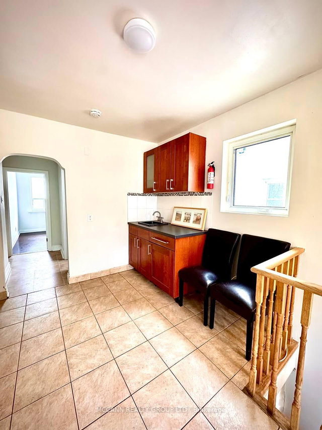 Main - 32 Belgravia Avenue