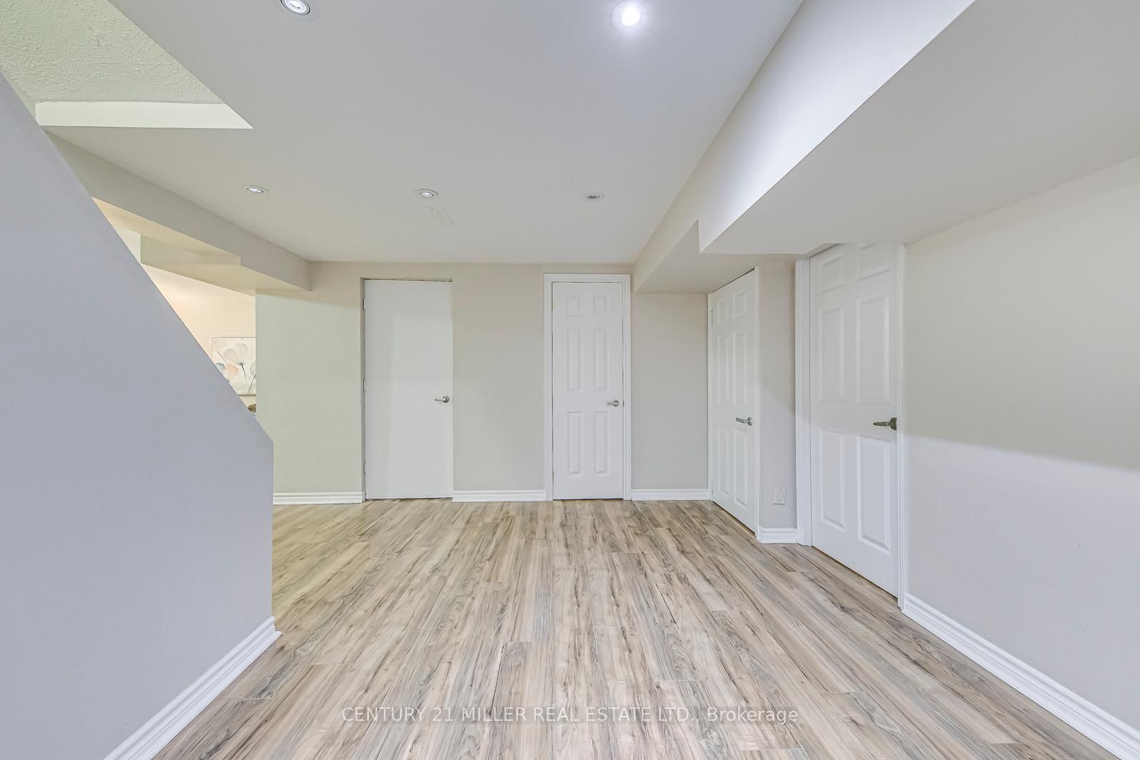 #Lower - 1351 Fieldcrest Lane, Oakville 5