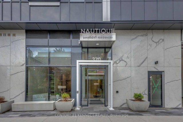 2004 - 370 Martha Street