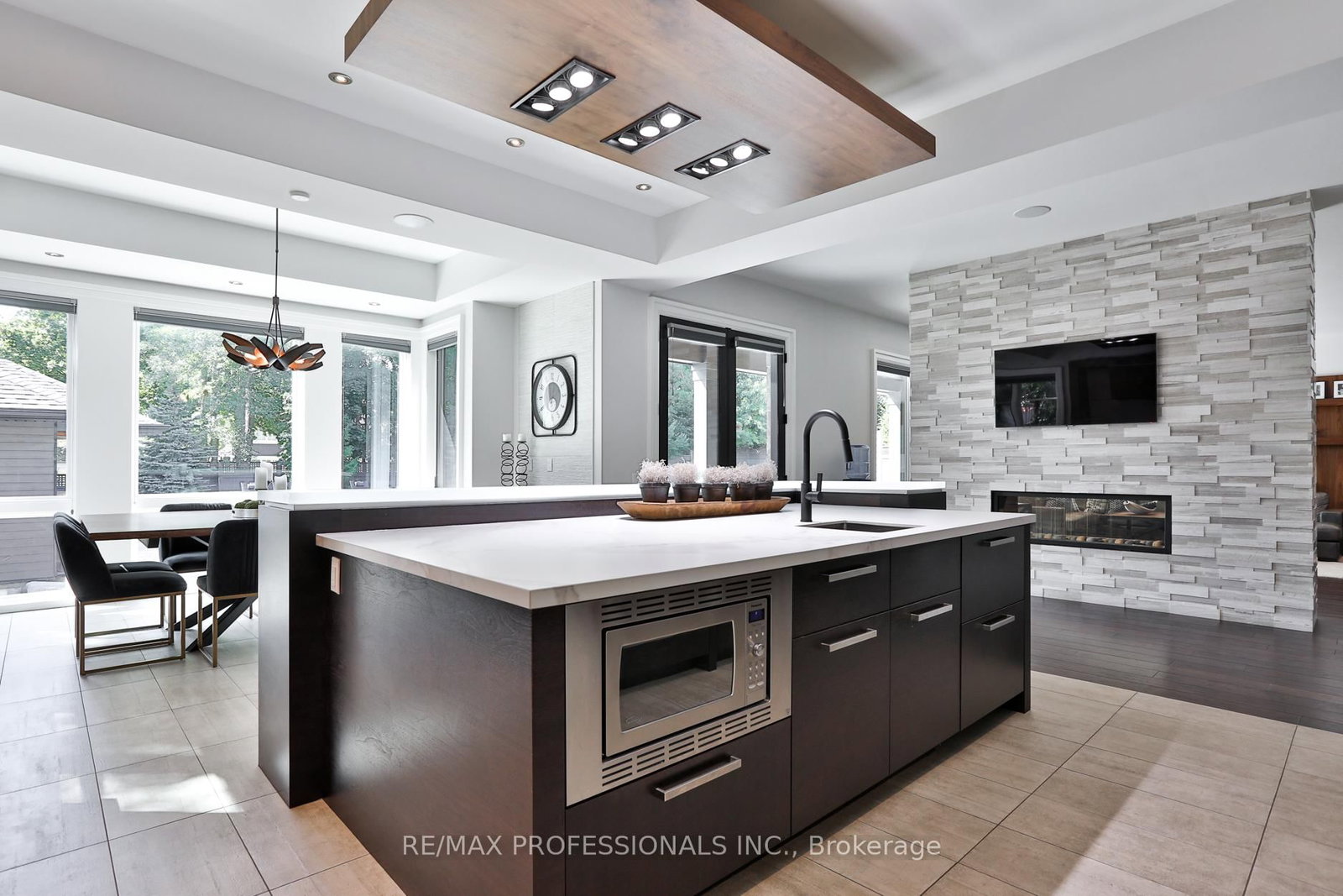 262 Maple Grove Drive • Oakville, ON photo 14