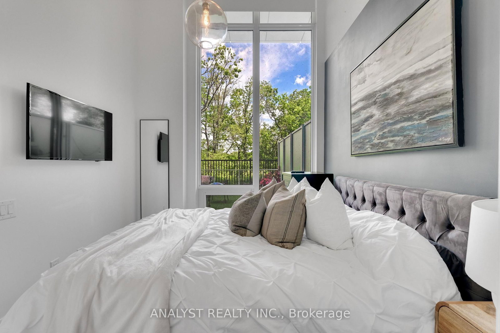 Condo for sale at 103-20 Brin Drive, Toronto, Ontario, M8X 1Y6 - Edenbridge-Humber Valley - MLS: W13448564
